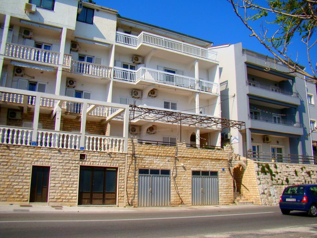 Duće Apartments Anka מראה חיצוני תמונה